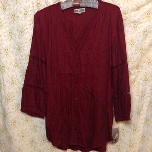 NWT JM COLLECTIONS wine colored long sleeve women’s blouse. Size Small.